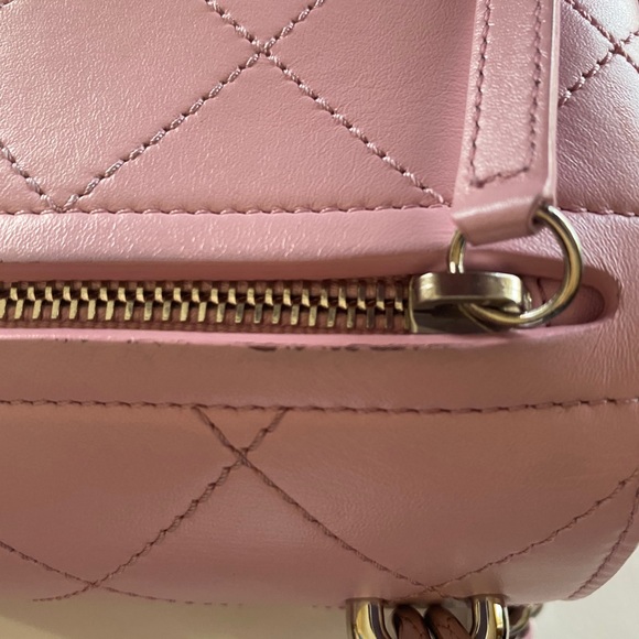 ‼️SOLD‼️Authentic Chanel 17C PINK SHW Crossbody - Picture 7 of 13